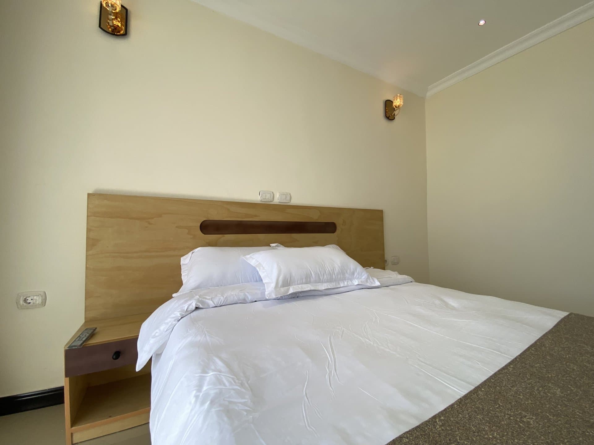 Standard Room With Fan thumbnail 5